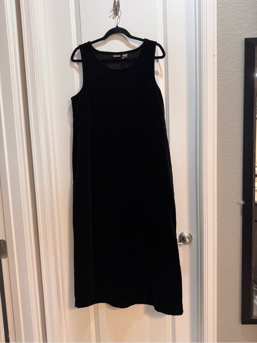Vintage Ll bean Black Velvet Sleeveless Maxi Dress Sz 12 Armpit To Armpit 20”